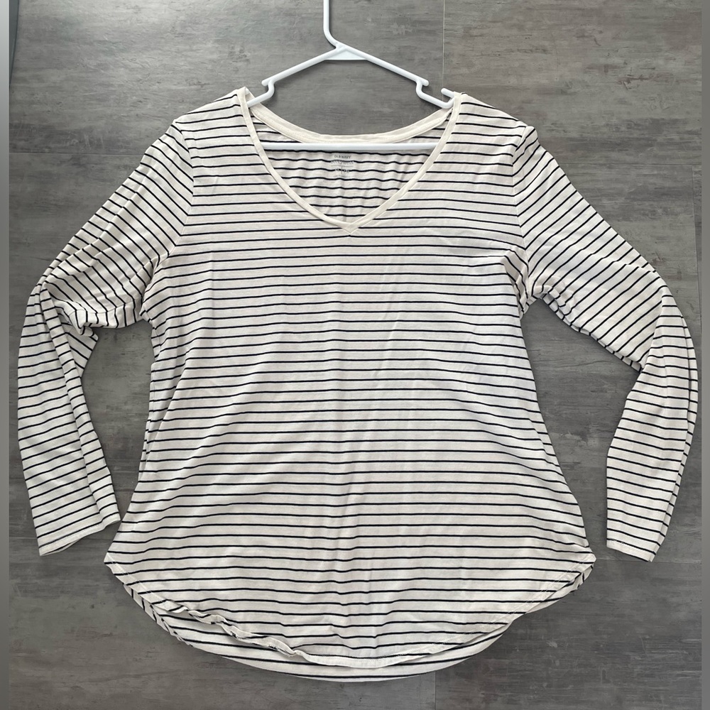 Old Navy Everywear Longsleeve V-neck